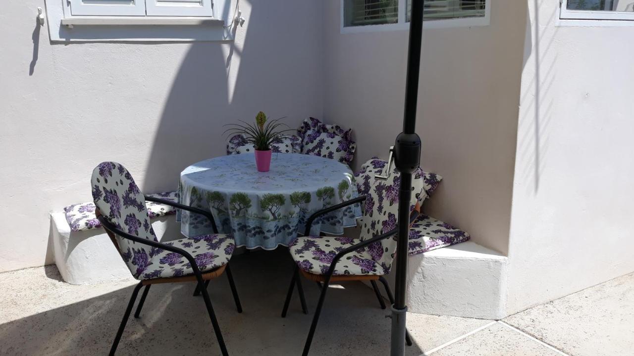 דוברובניק Mini Apartment Petra - Rooms Purple & Green With Kitchen And Garden מראה חיצוני תמונה