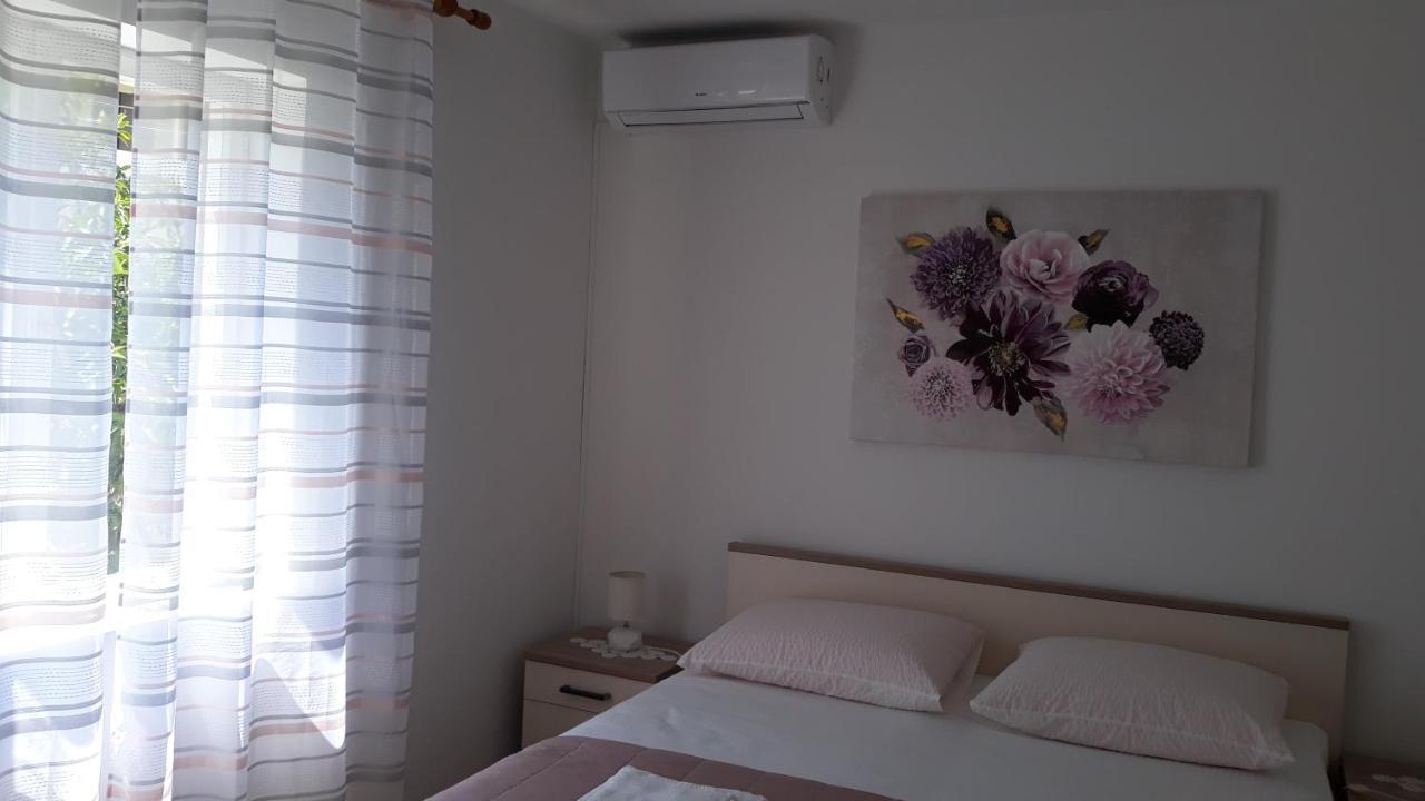 דוברובניק Mini Apartment Petra - Rooms Purple & Green With Kitchen And Garden מראה חיצוני תמונה