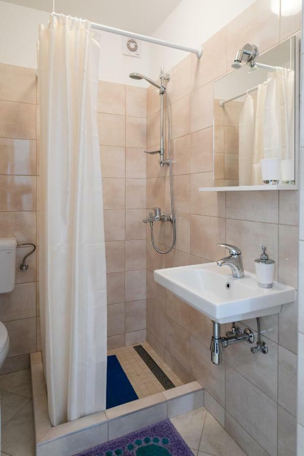 דוברובניק Mini Apartment Petra - Rooms Purple & Green With Kitchen And Garden מראה חיצוני תמונה