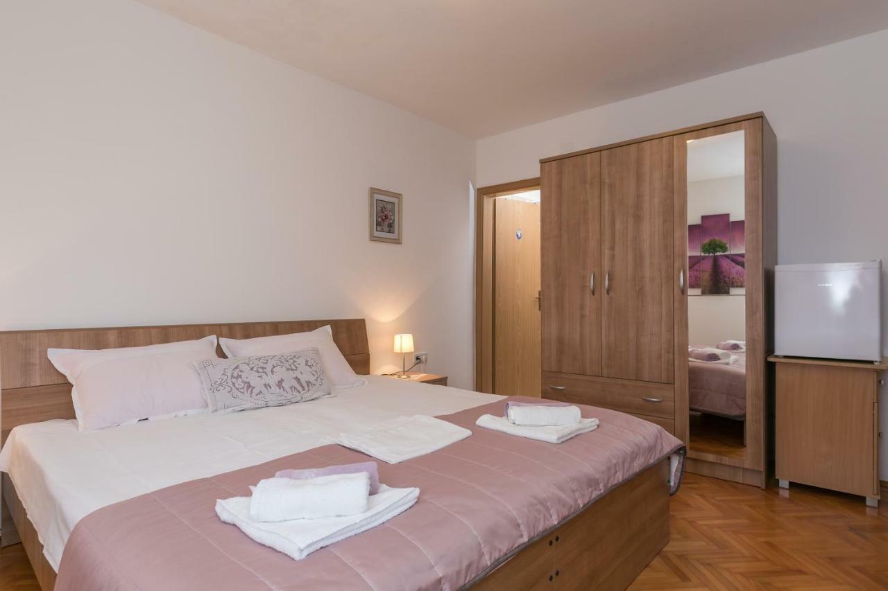 דוברובניק Mini Apartment Petra - Rooms Purple & Green With Kitchen And Garden מראה חיצוני תמונה