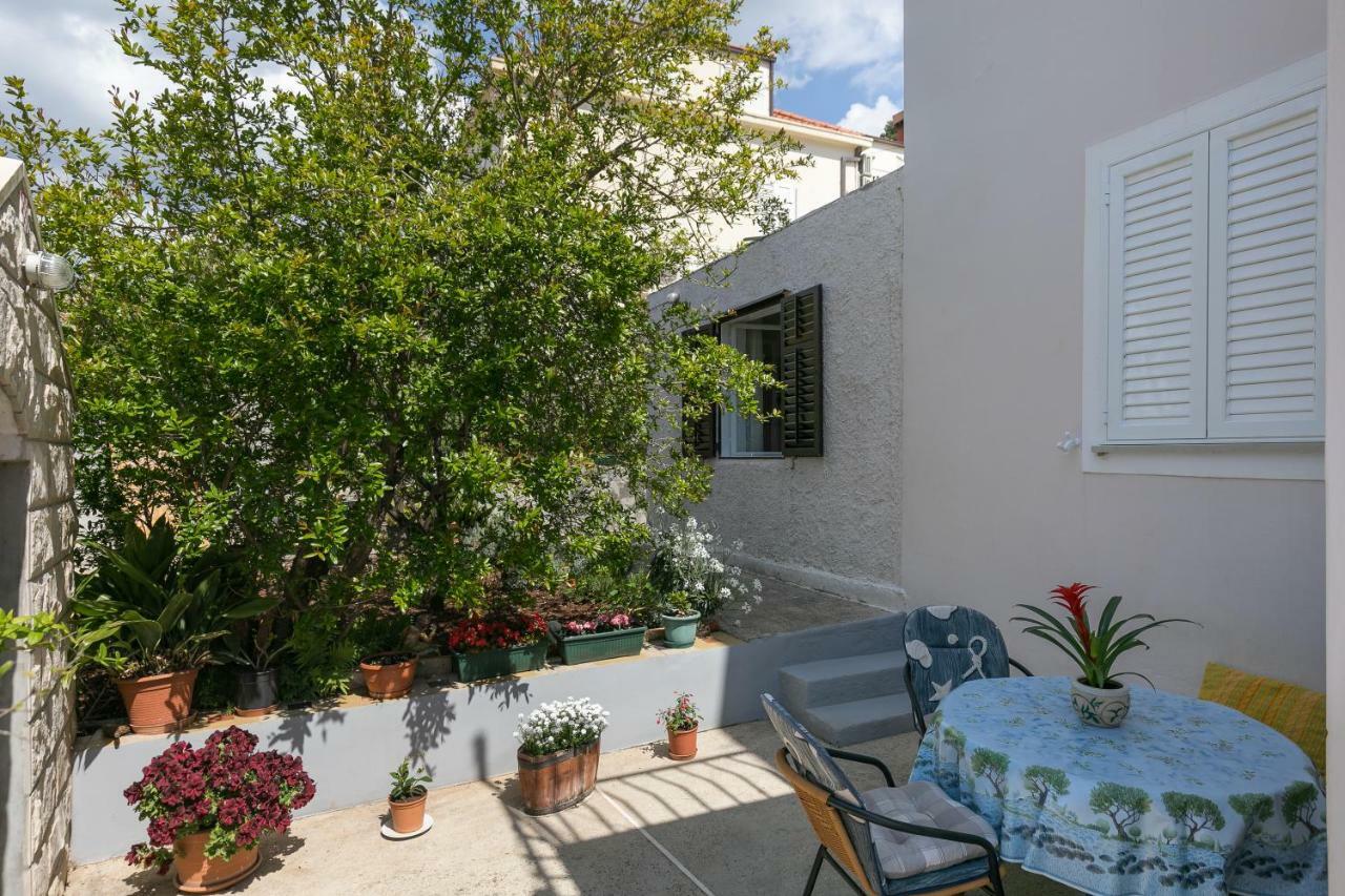 דוברובניק Mini Apartment Petra - Rooms Purple & Green With Kitchen And Garden מראה חיצוני תמונה